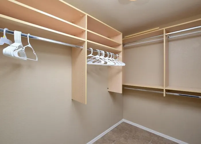 Location, Heated Pool, Spa, Upgraded Unit, Apartment *